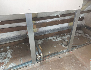 Zateplení stropu rodinného domu pomocí foukané izolace